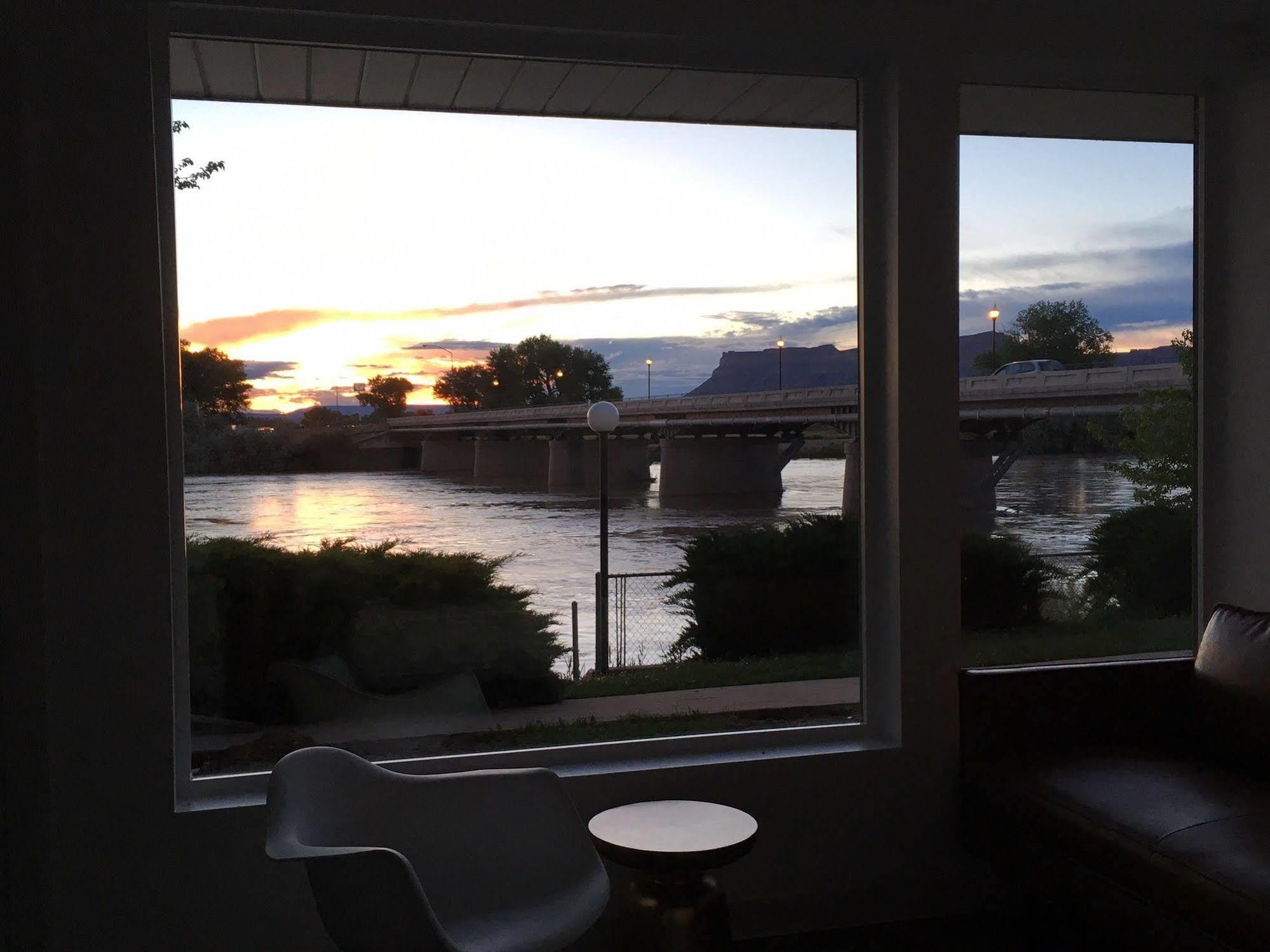 Skyfall Guestrooms Green River Exterior photo